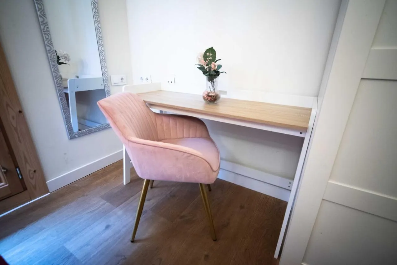 Hostel Born Rooms - St Caterina Barcelona
