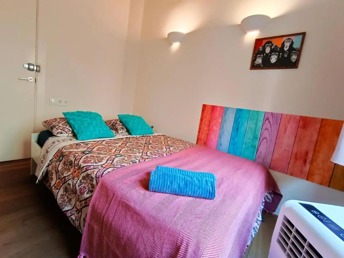 Born Rooms - St Caterina Barcelona Hostel